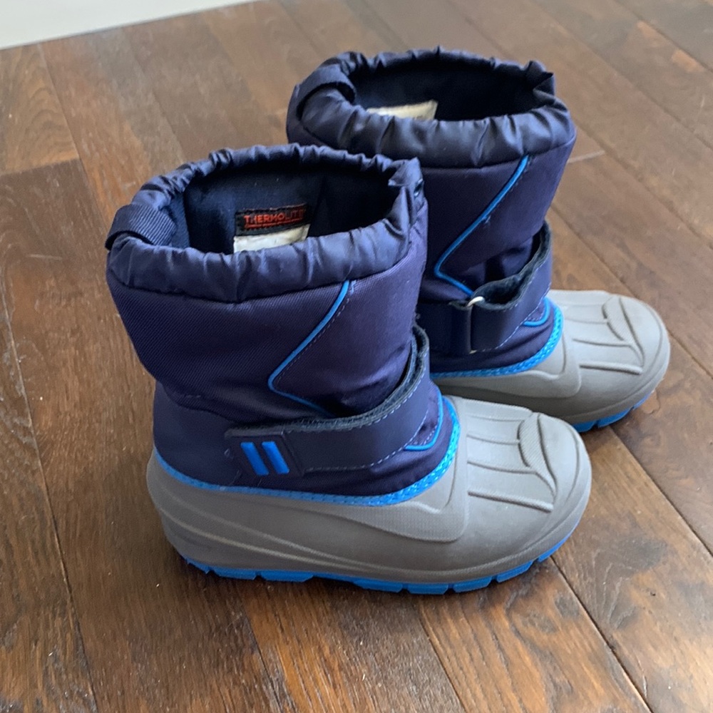 Kids Winter Boots Size 1 Cat and Jack